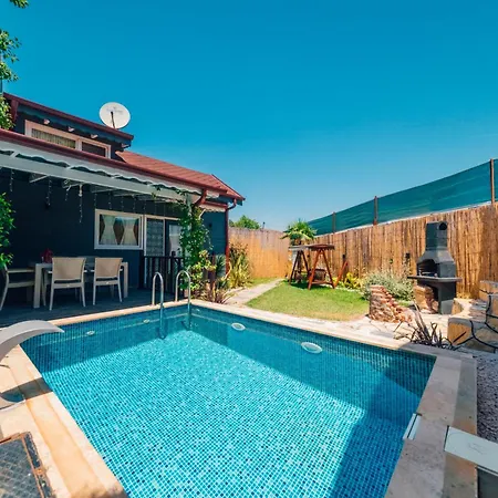 Tree Masukiye Bed & Breakfast 4*